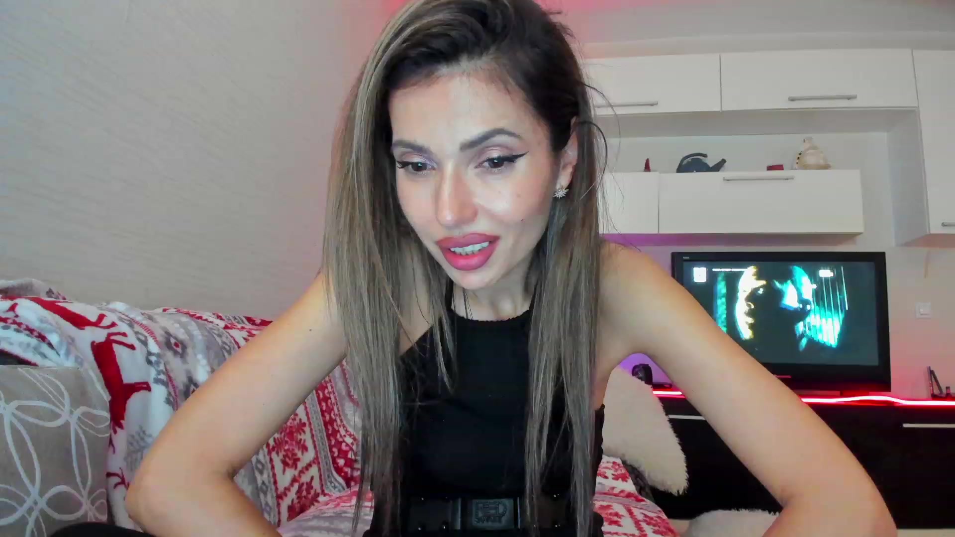 Gallery image thumbnail from SmileyTinaa's myfreecams stream on, 04/13/2023, 02:19 image 14 of 20