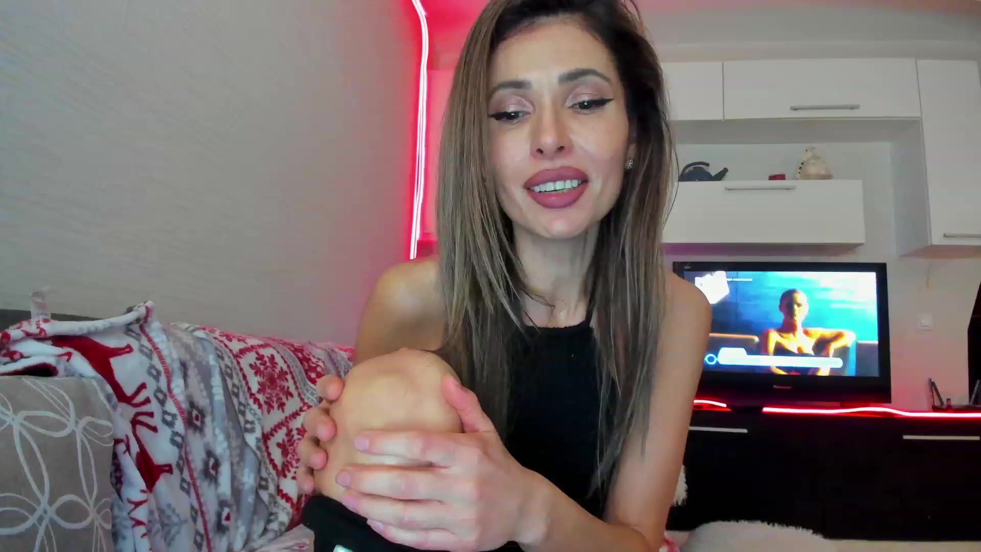 Gallery image thumbnail from SmileyTinaa's myfreecams stream on, 04/13/2023, 02:19 image 18 of 20