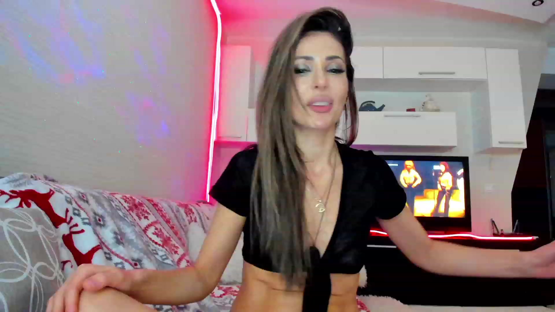 Gallery image thumbnail from SmileyTinaa's myfreecams stream on, 04/14/2023, 01:33 image 4 of 20