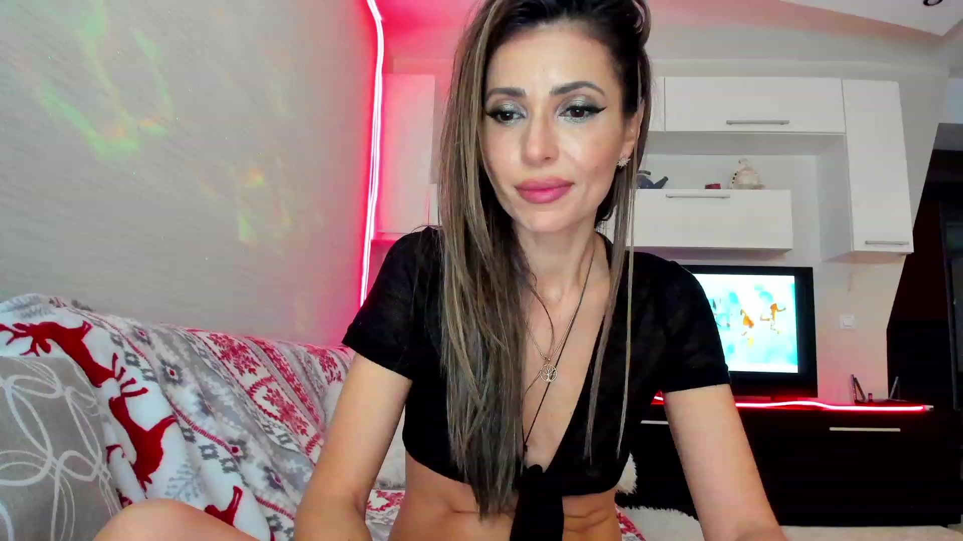 Gallery image thumbnail from SmileyTinaa's myfreecams stream on, 04/14/2023, 01:37 image 4 of 20