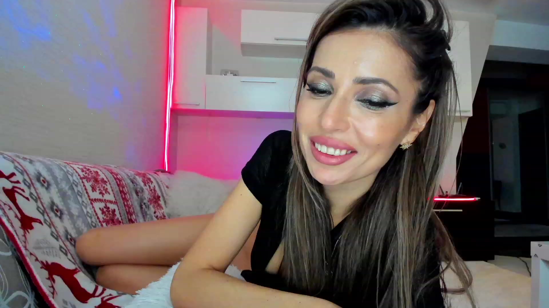 Gallery image thumbnail from SmileyTinaa's myfreecams stream on, 04/14/2023, 02:31 image 5 of 20