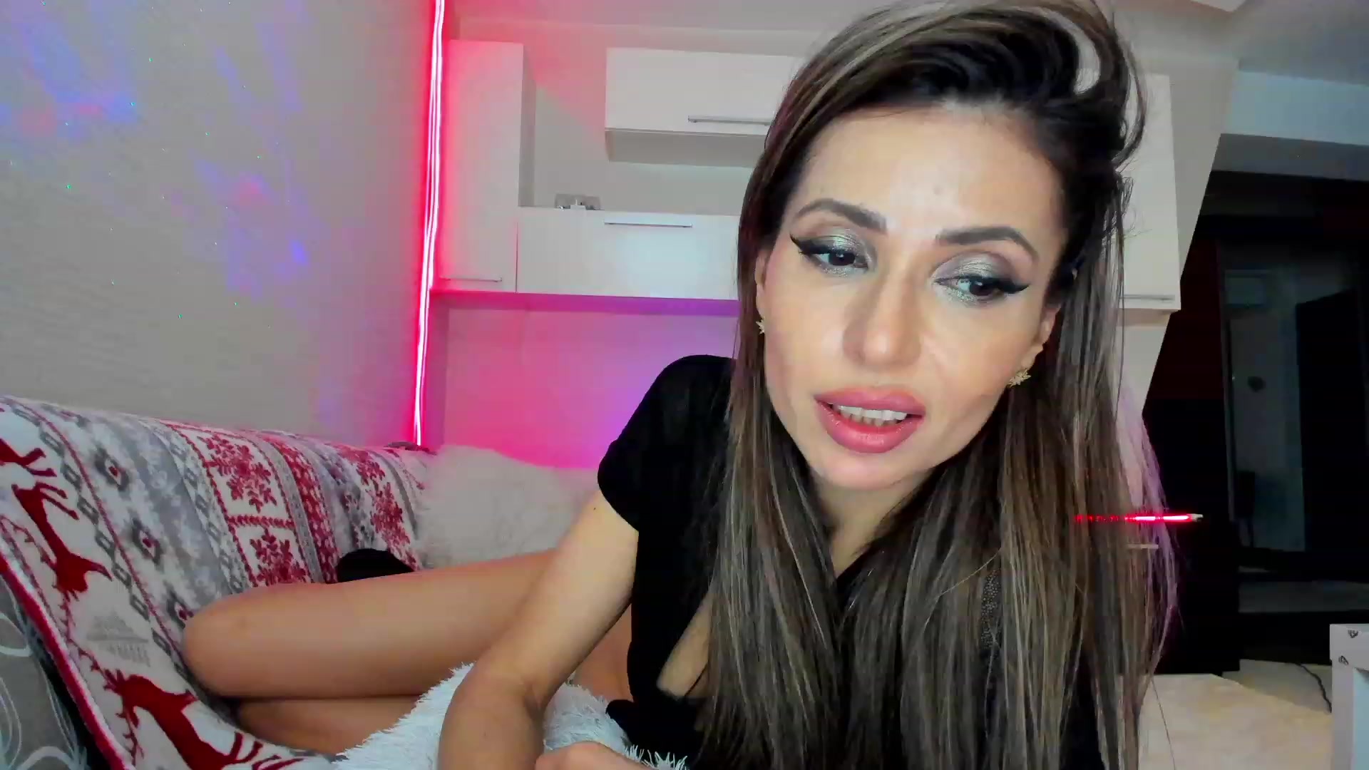 Gallery image thumbnail from SmileyTinaa's myfreecams stream on, 04/14/2023, 02:31 image 3 of 20