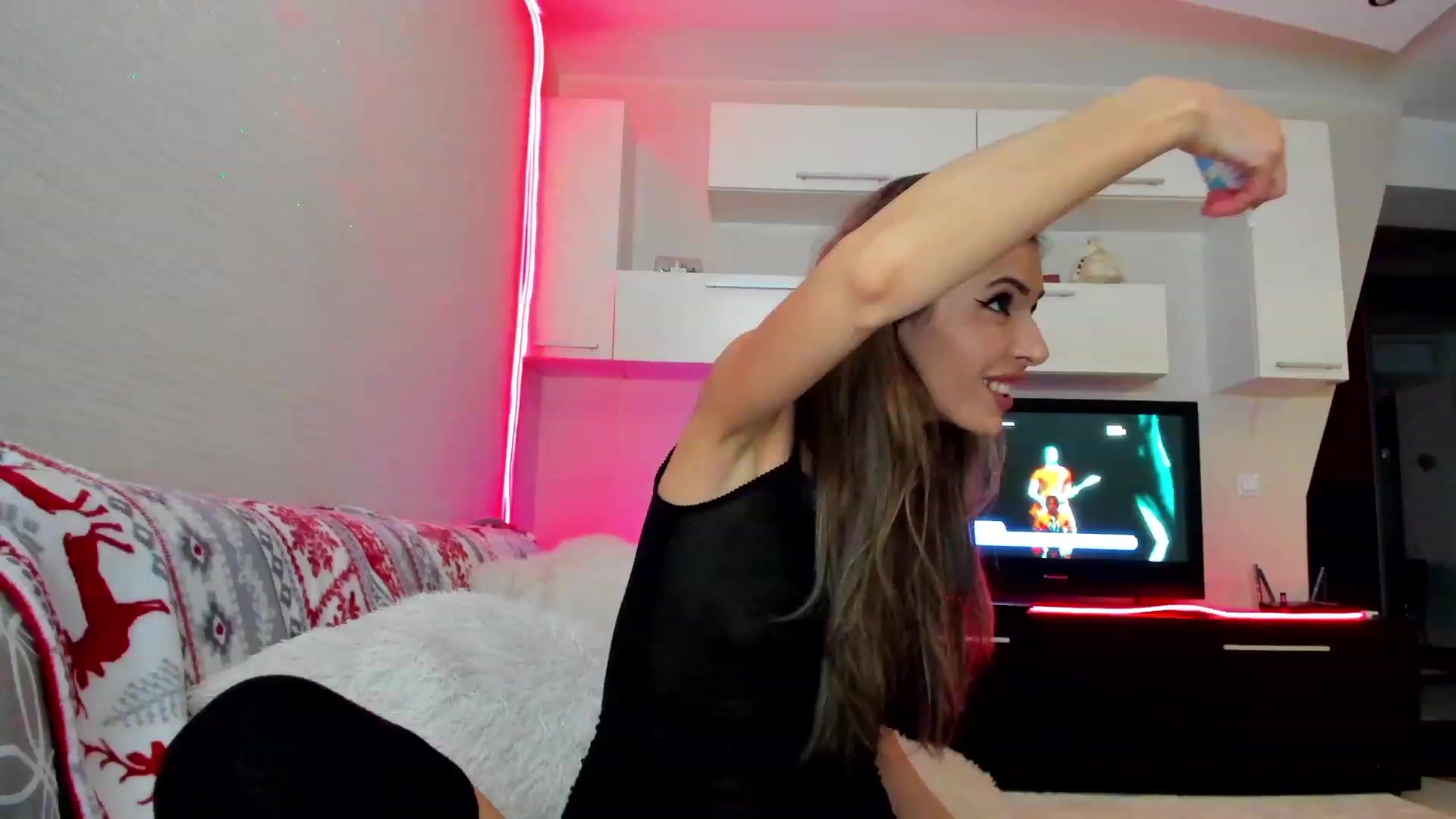 Gallery image thumbnail from SmileyTinaa's myfreecams stream on, 04/18/2023, 20:23 image 3 of 20