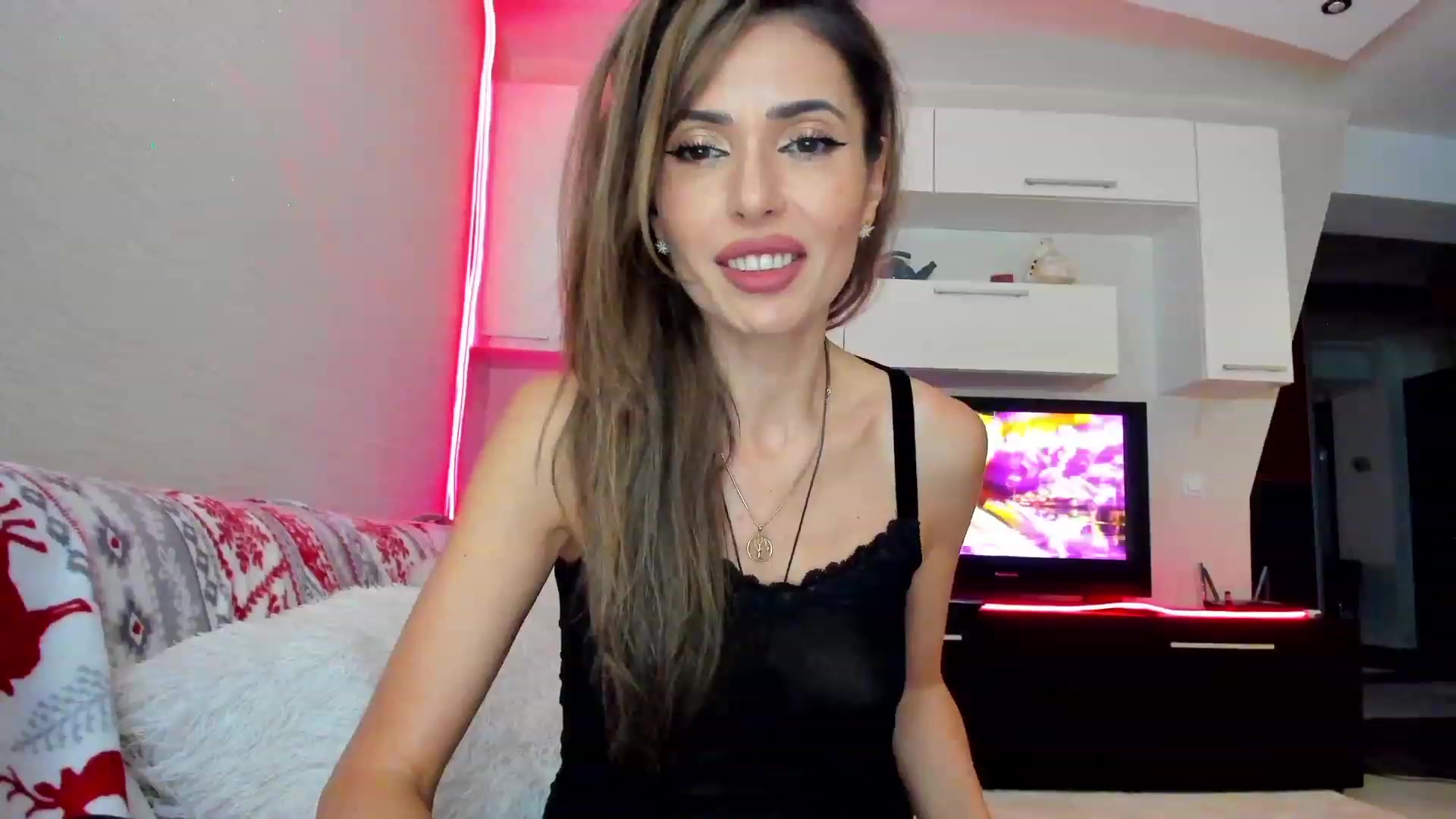 Gallery image thumbnail from SmileyTinaa's myfreecams stream on, 04/18/2023, 20:23 image 10 of 20