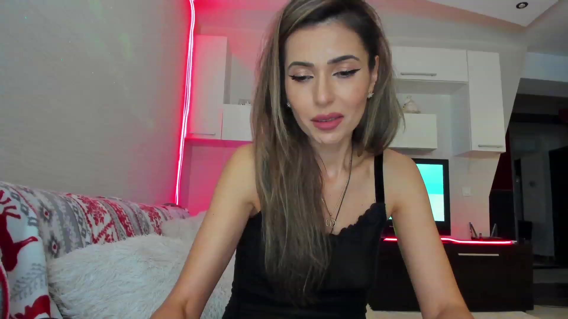 Gallery image thumbnail from SmileyTinaa's myfreecams stream on, 04/18/2023, 20:23 image 19 of 20