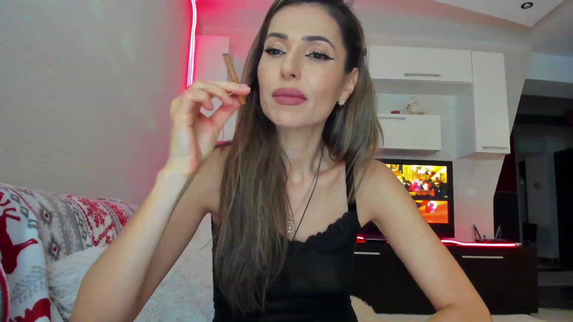 Gallery image thumbnail from SmileyTinaa's myfreecams stream on, 04/18/2023, 20:23 image 16 of 20