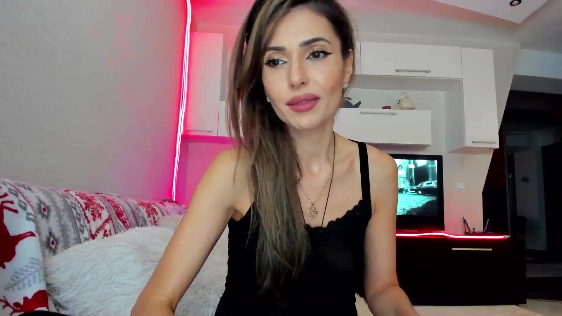 Gallery image thumbnail from SmileyTinaa's myfreecams stream on, 04/18/2023, 20:23 image 9 of 20