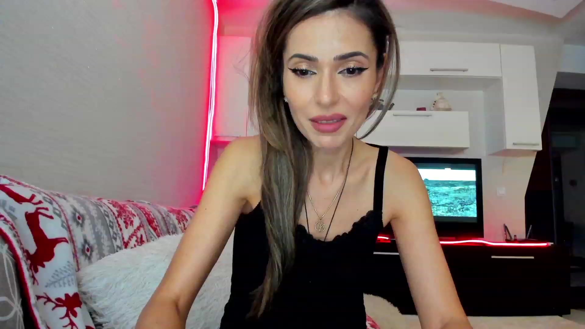 Gallery image thumbnail from SmileyTinaa's myfreecams stream on, 04/18/2023, 20:23 image 5 of 20