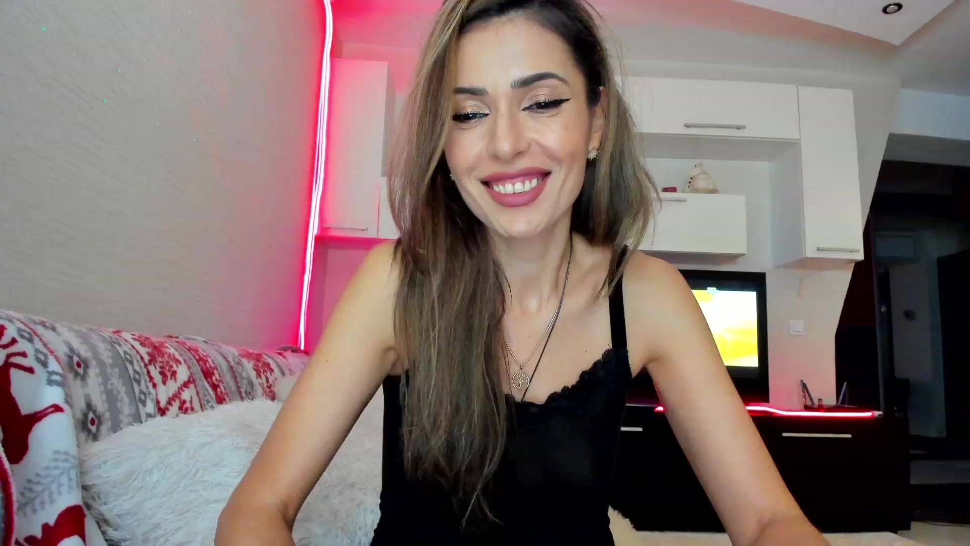 Gallery image thumbnail from SmileyTinaa's myfreecams stream on, 04/18/2023, 20:23 image 13 of 20