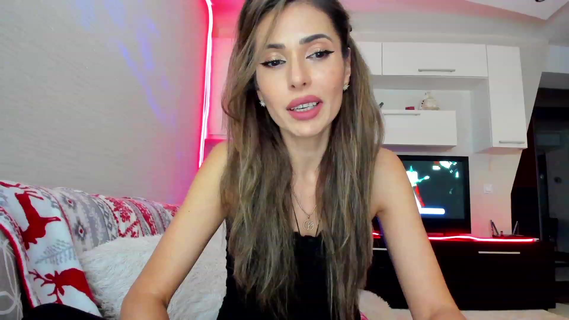 Gallery image thumbnail from SmileyTinaa's myfreecams stream on, 04/18/2023, 20:23 image 1 of 20