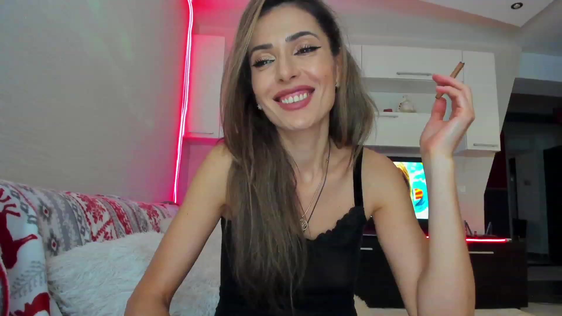 Gallery image thumbnail from SmileyTinaa's myfreecams stream on, 04/18/2023, 20:23 image 15 of 20