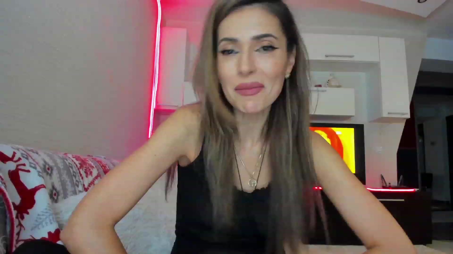 Gallery image thumbnail from SmileyTinaa's myfreecams stream on, 04/19/2023, 24:52 image 1 of 20