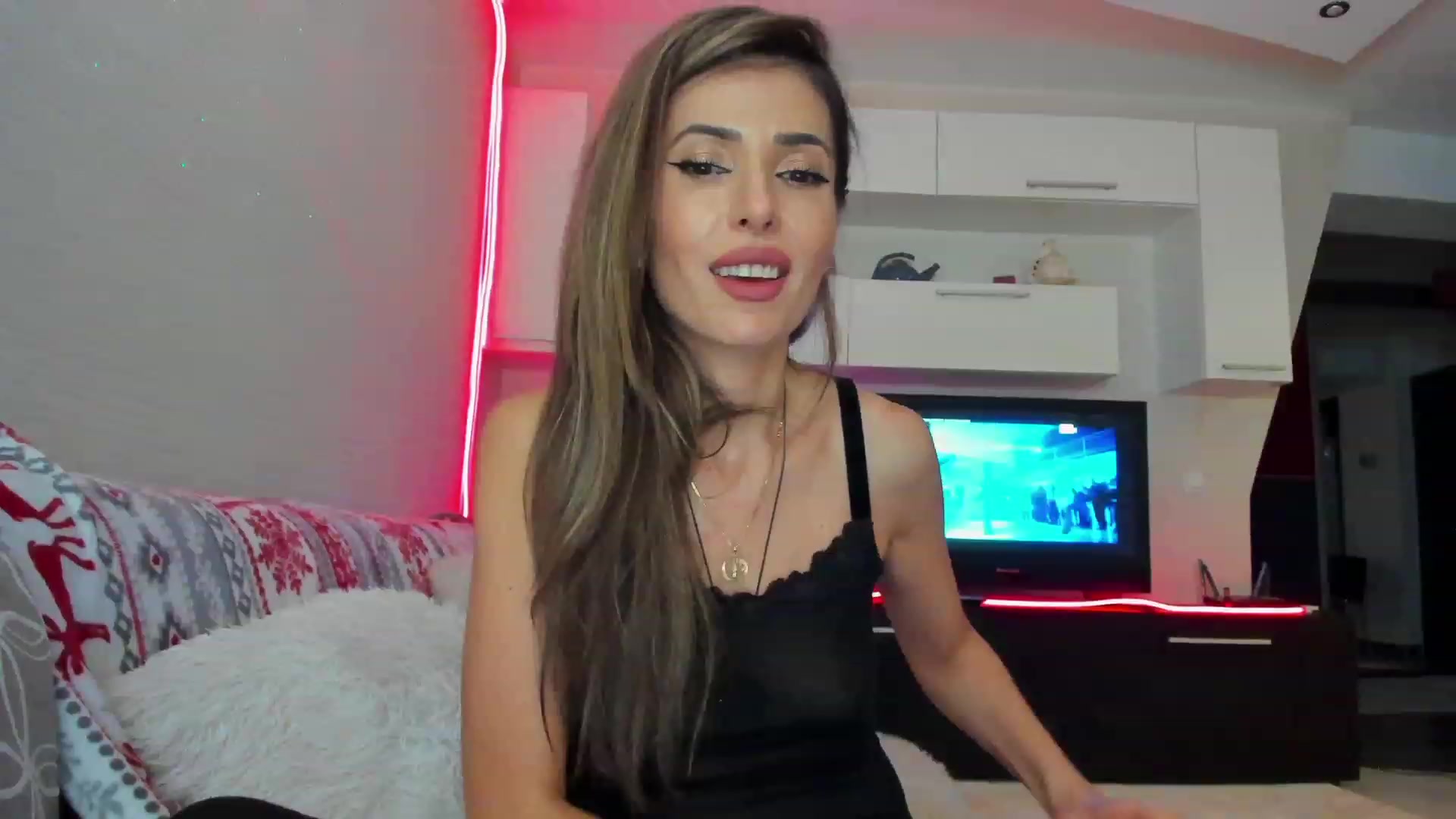 Gallery image thumbnail from SmileyTinaa's myfreecams stream on, 04/19/2023, 24:52 image 3 of 20
