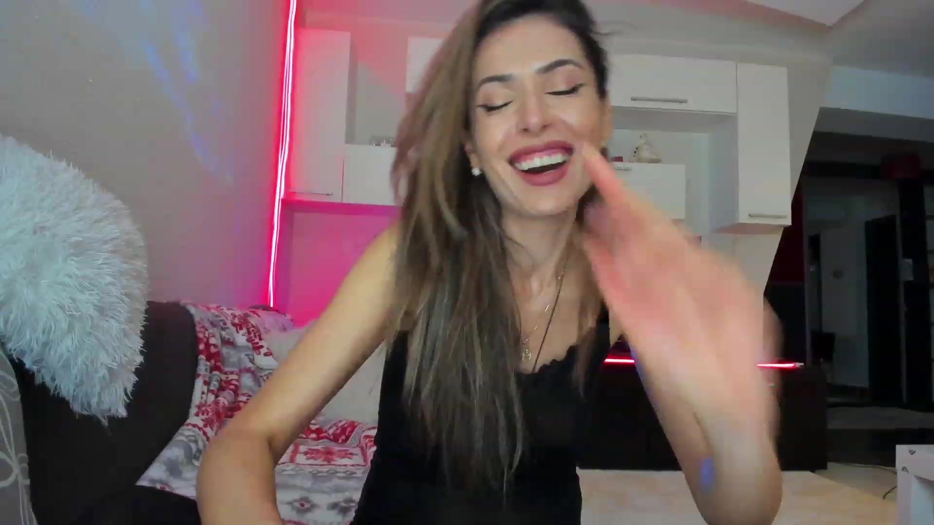 Gallery image thumbnail from SmileyTinaa's myfreecams stream on, 04/19/2023, 24:52 image 11 of 20