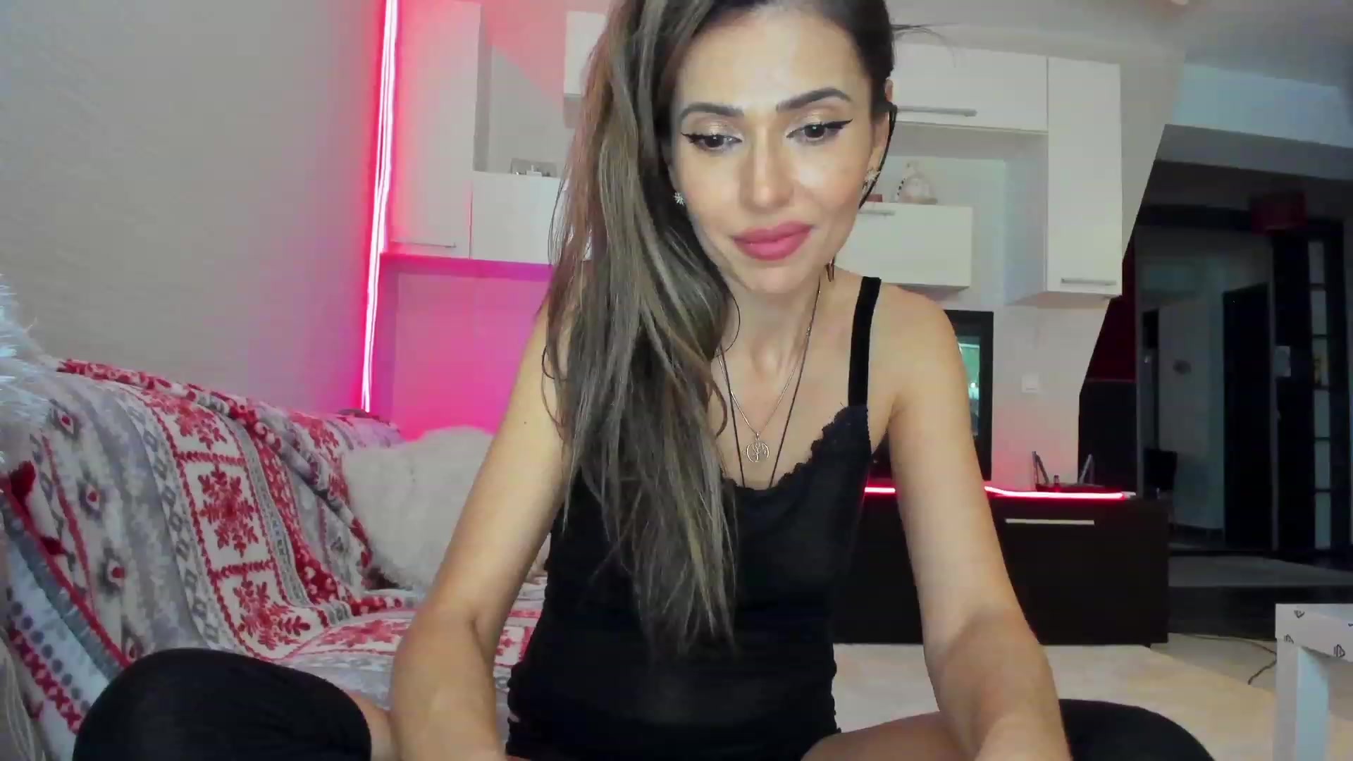 Gallery image thumbnail from SmileyTinaa's myfreecams stream on, 04/19/2023, 24:52 image 20 of 20