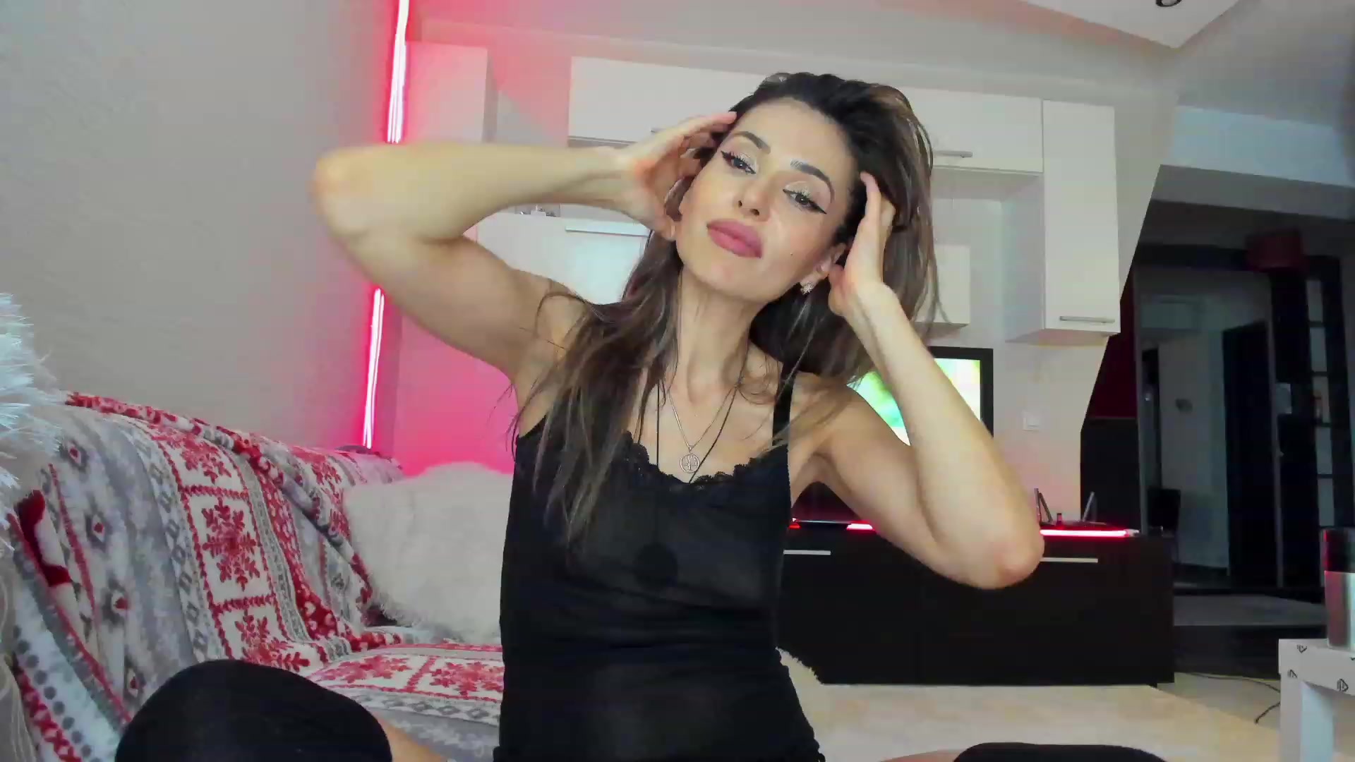 Gallery image thumbnail from SmileyTinaa's myfreecams stream on, 04/19/2023, 01:20 image 14 of 20