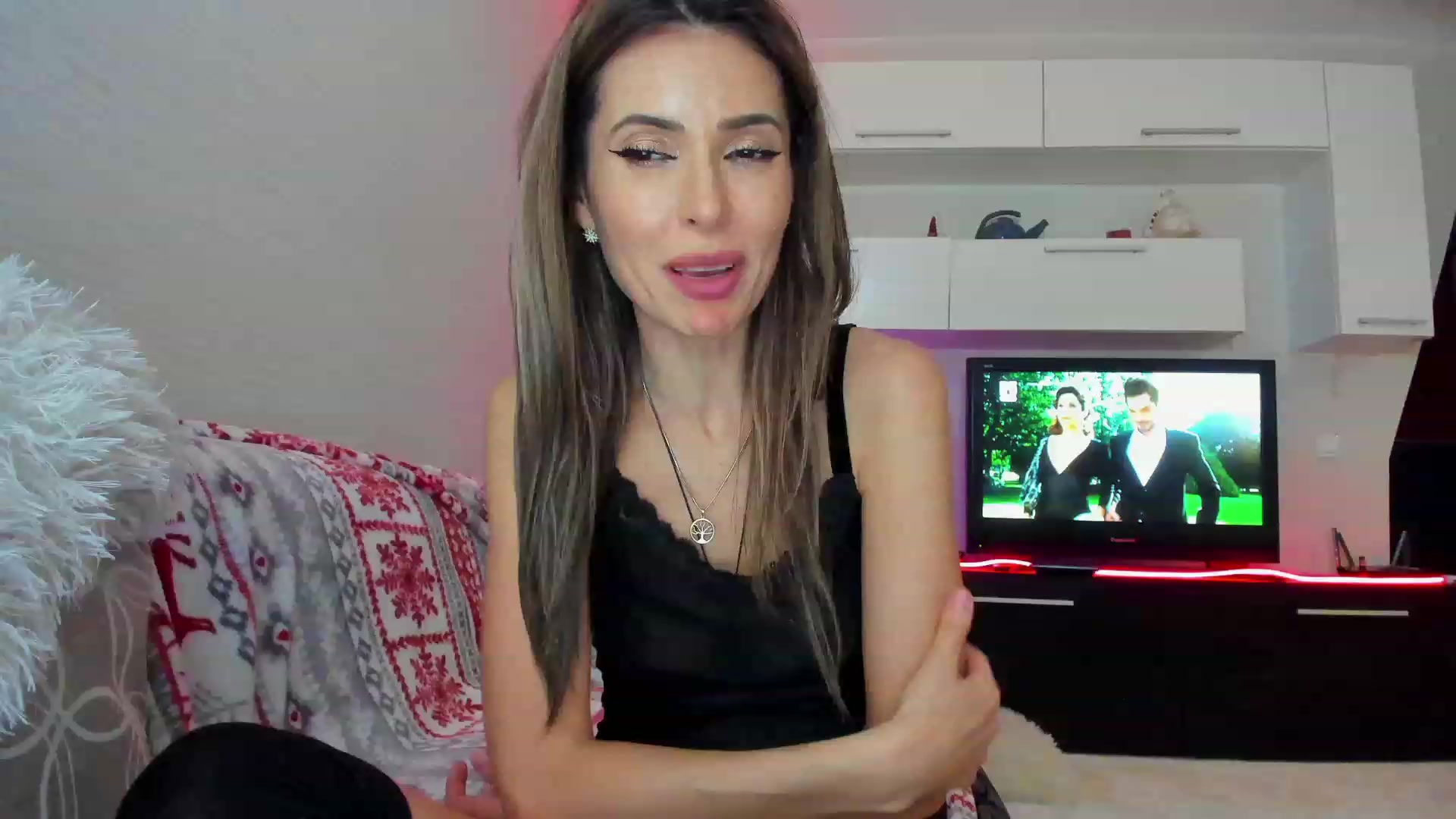 Gallery image thumbnail from SmileyTinaa's myfreecams stream on, 04/19/2023, 03:23 image 3 of 20