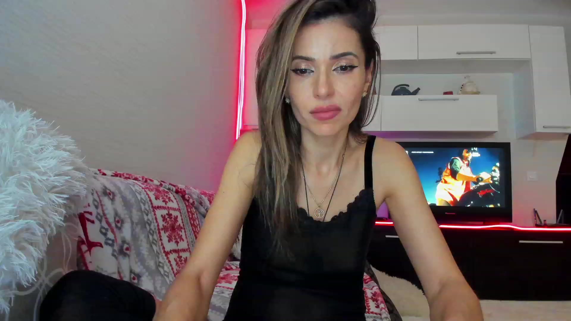 Gallery image thumbnail from SmileyTinaa's myfreecams stream on, 04/19/2023, 03:23 image 12 of 20