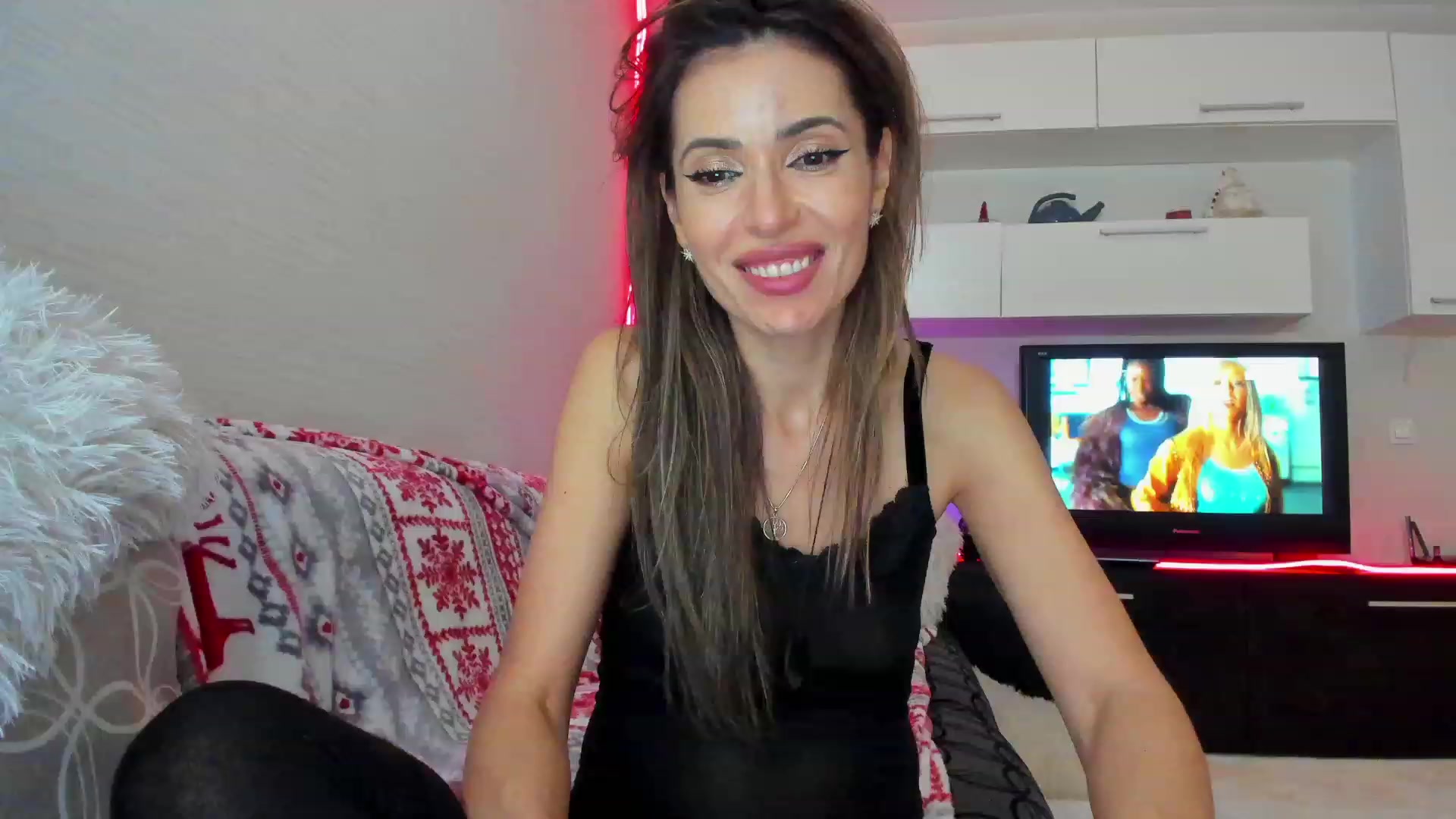 Gallery image thumbnail from SmileyTinaa's myfreecams stream on, 04/19/2023, 03:23 image 15 of 20