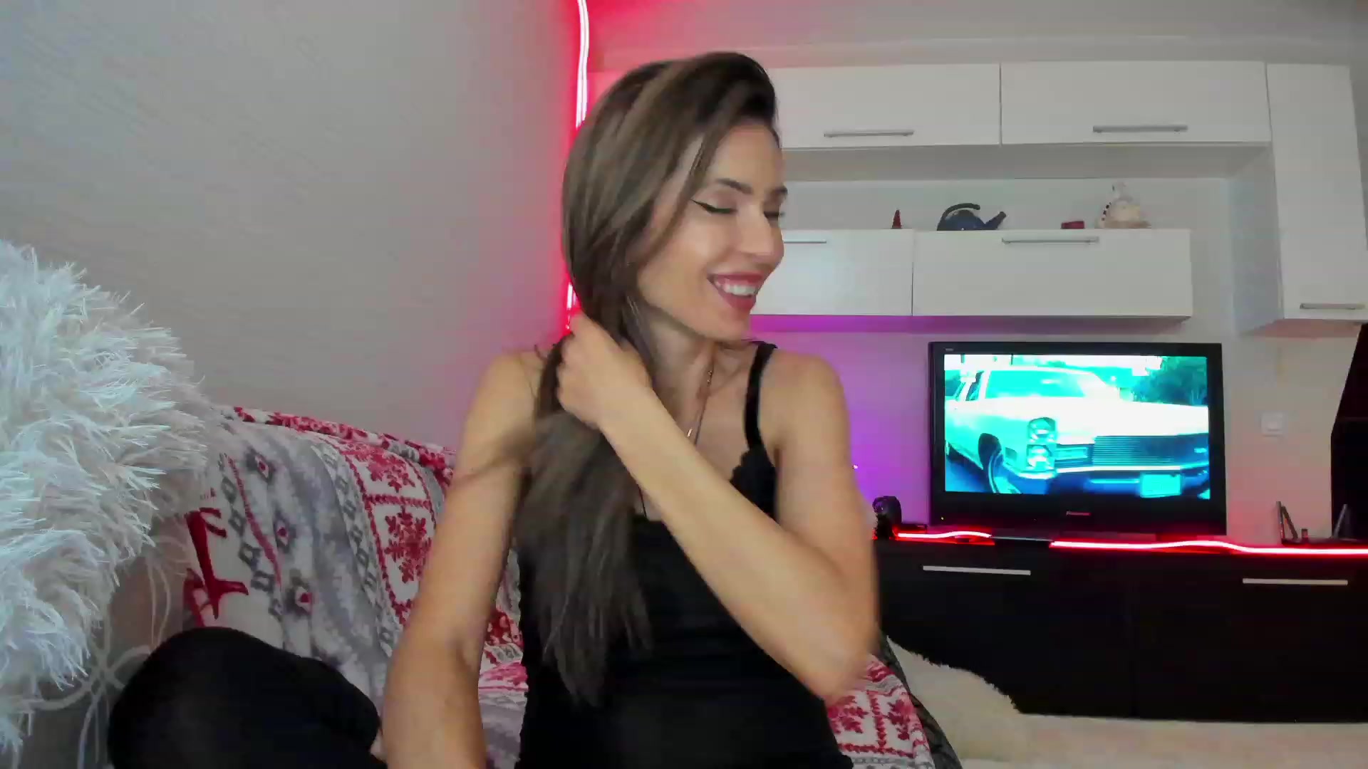 Gallery image thumbnail from SmileyTinaa's myfreecams stream on, 04/19/2023, 03:23 image 9 of 20
