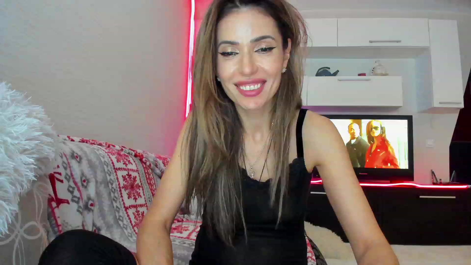 Gallery image thumbnail from SmileyTinaa's myfreecams stream on, 04/19/2023, 03:23 image 1 of 20