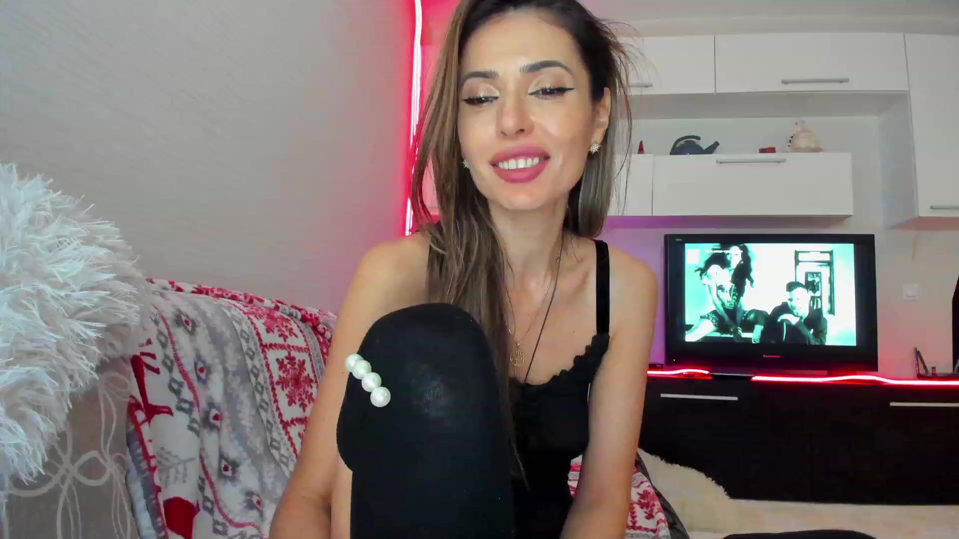 Gallery image thumbnail from SmileyTinaa's myfreecams stream on, 04/19/2023, 03:23 image 7 of 20