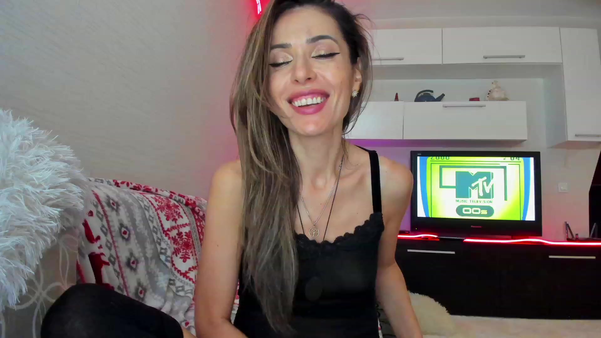 Gallery image thumbnail from SmileyTinaa's myfreecams stream on, 04/19/2023, 03:23 image 20 of 20