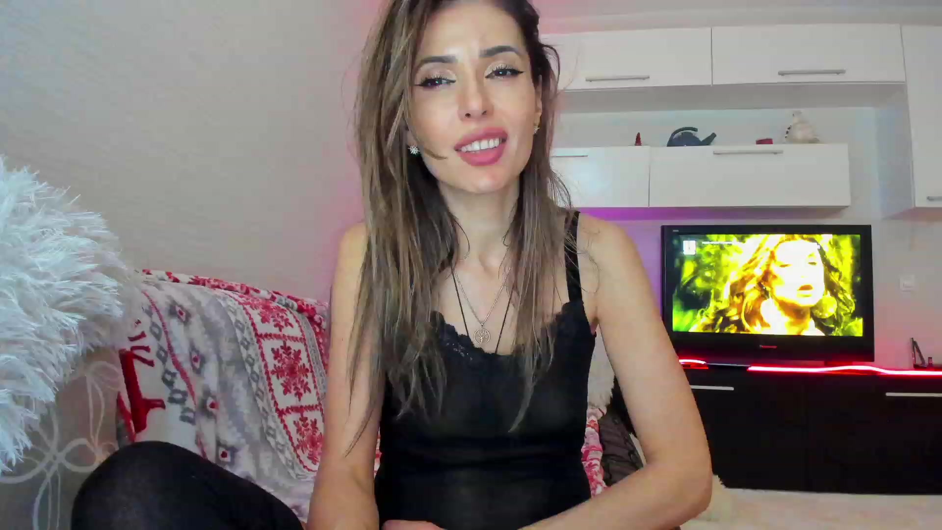 Gallery image thumbnail from SmileyTinaa's myfreecams stream on, 04/19/2023, 03:23 image 14 of 20
