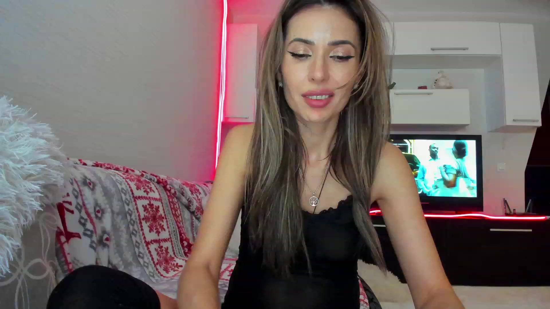 Gallery image thumbnail from SmileyTinaa's myfreecams stream on, 04/19/2023, 03:23 image 2 of 20
