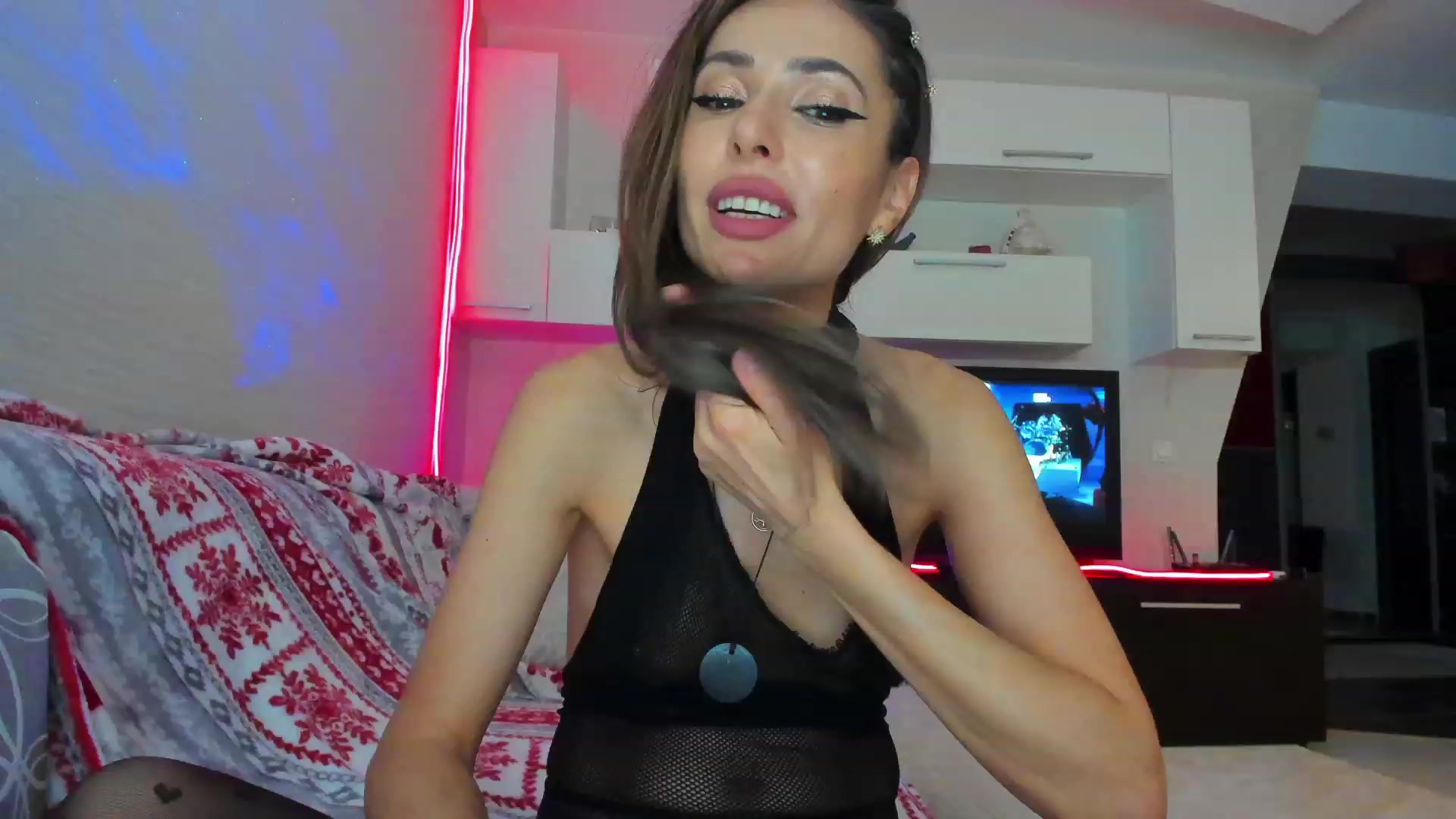 Gallery image thumbnail from SmileyTinaa's myfreecams stream on, 04/21/2023, 01:40 image 2 of 20