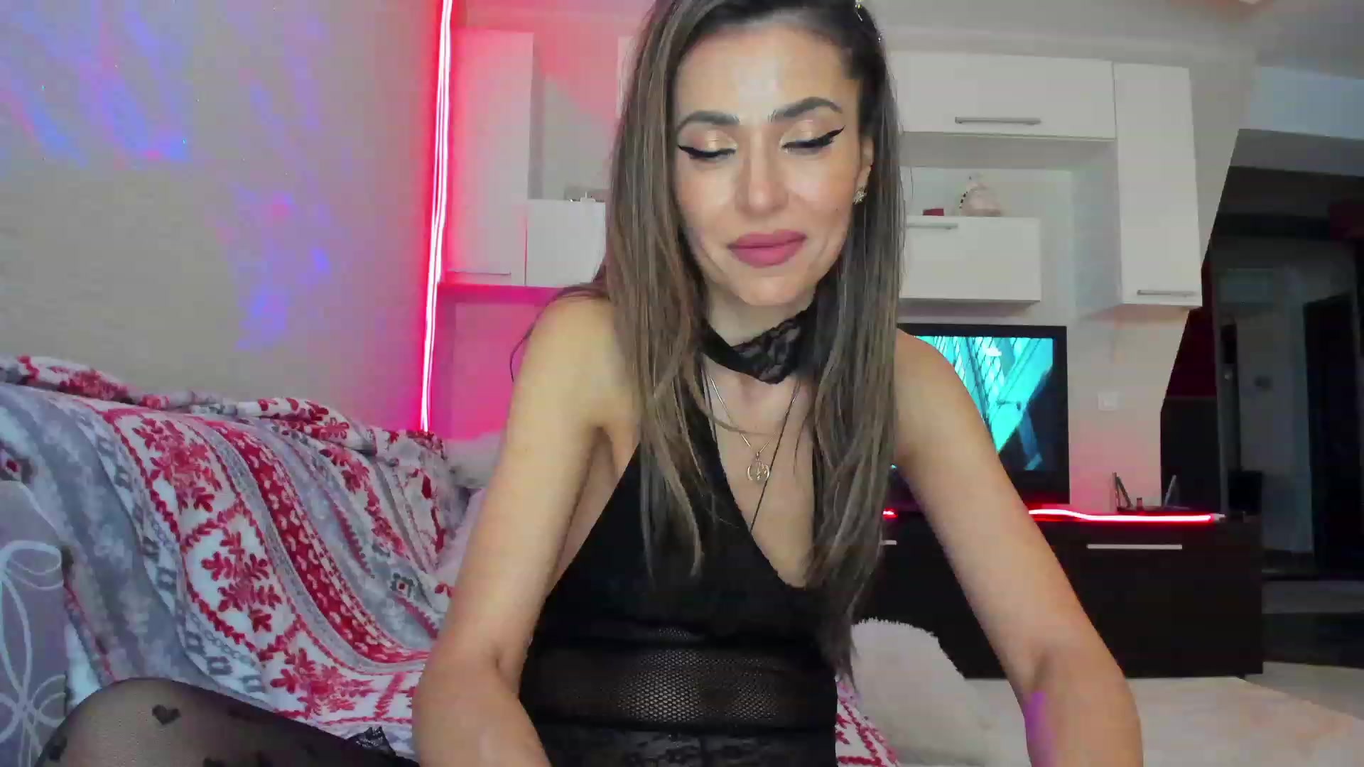 Gallery image thumbnail from SmileyTinaa's myfreecams stream on, 04/21/2023, 01:40 image 12 of 20