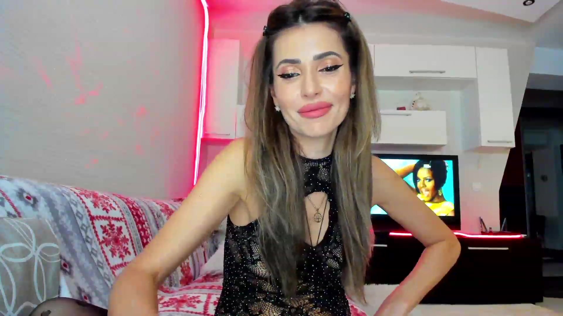 Gallery image thumbnail from SmileyTinaa's myfreecams stream on, 04/24/2023, 21:34 image 15 of 20