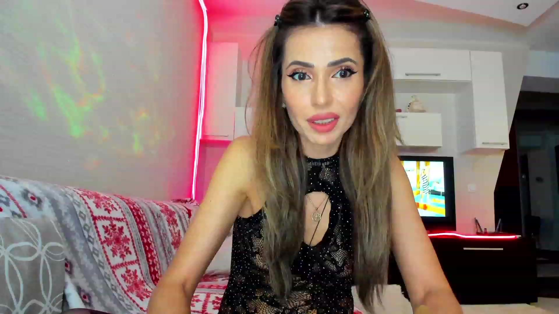 Gallery image thumbnail from SmileyTinaa's myfreecams stream on, 04/24/2023, 21:34 image 3 of 20