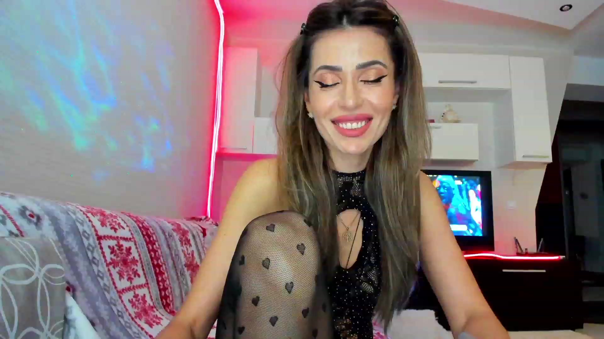 Gallery image thumbnail from SmileyTinaa's myfreecams stream on, 04/24/2023, 21:34 image 10 of 20