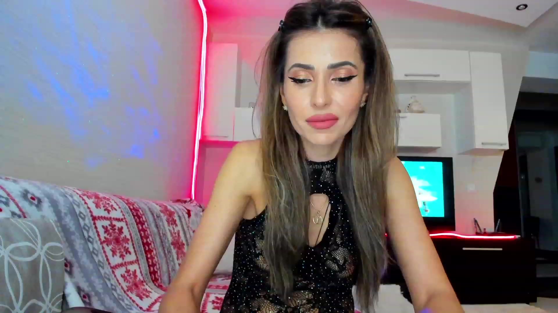 Gallery image thumbnail from SmileyTinaa's myfreecams stream on, 04/24/2023, 21:34 image 9 of 20