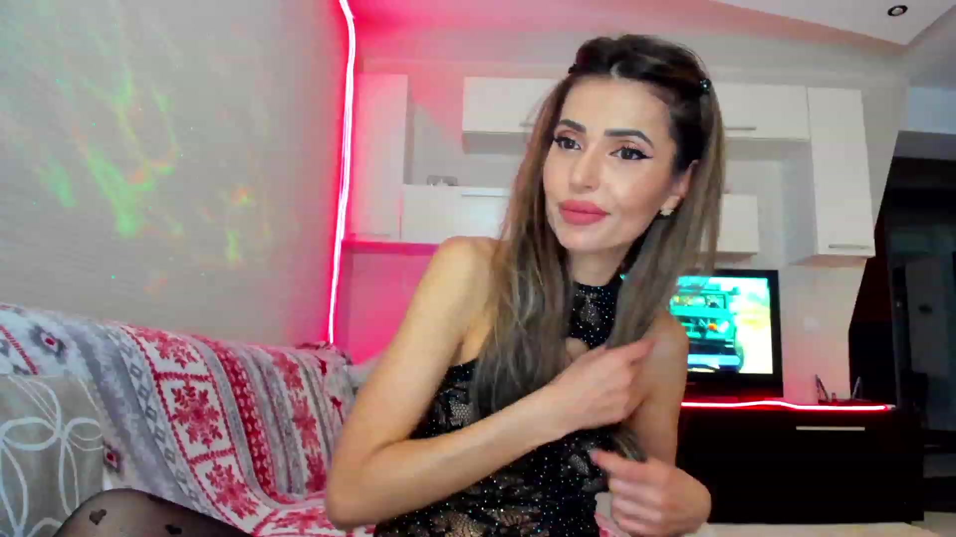 Gallery image thumbnail from SmileyTinaa's myfreecams stream on, 04/24/2023, 21:34 image 14 of 20