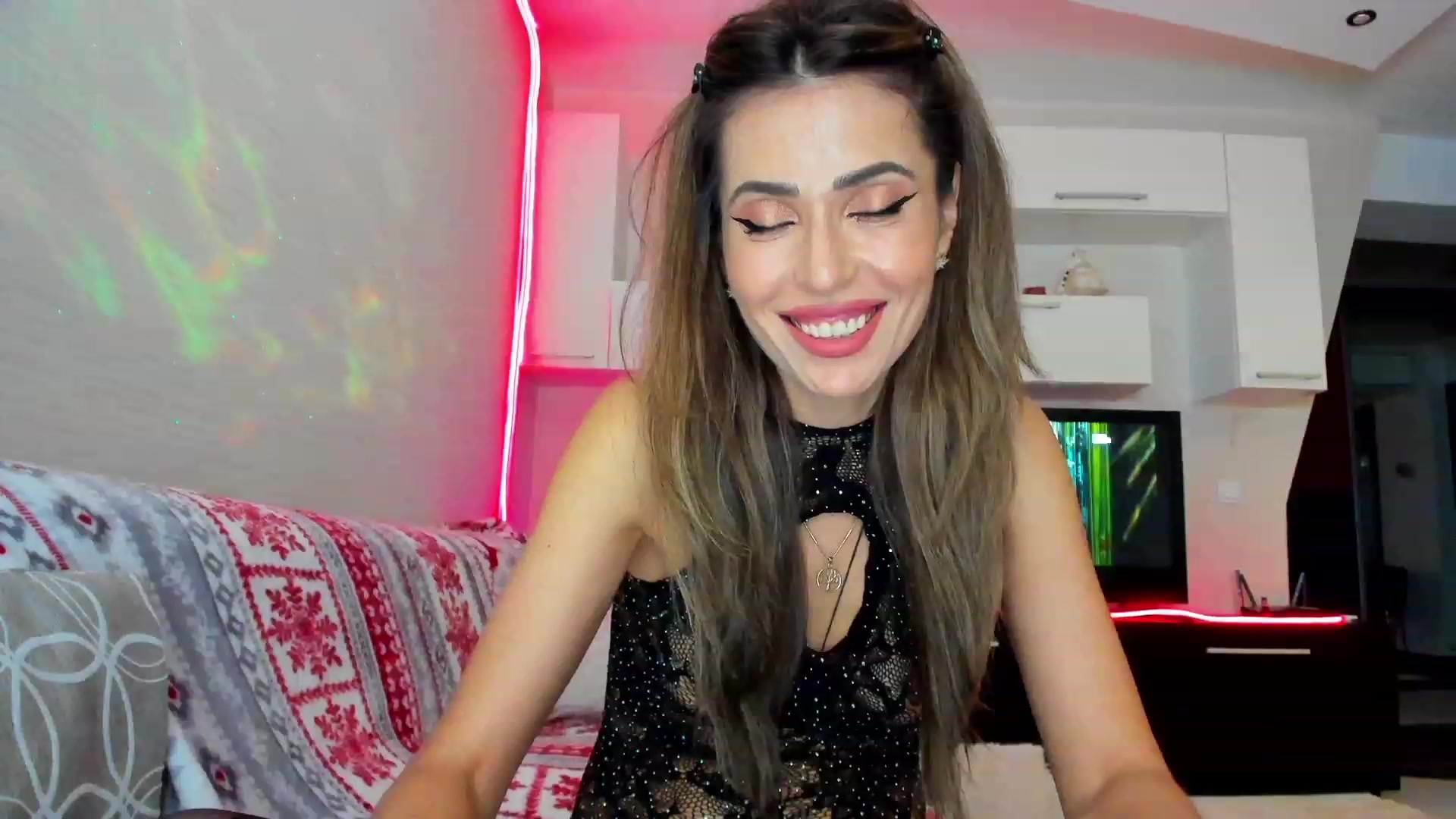 Gallery image thumbnail from SmileyTinaa's myfreecams stream on, 04/24/2023, 21:34 image 5 of 20