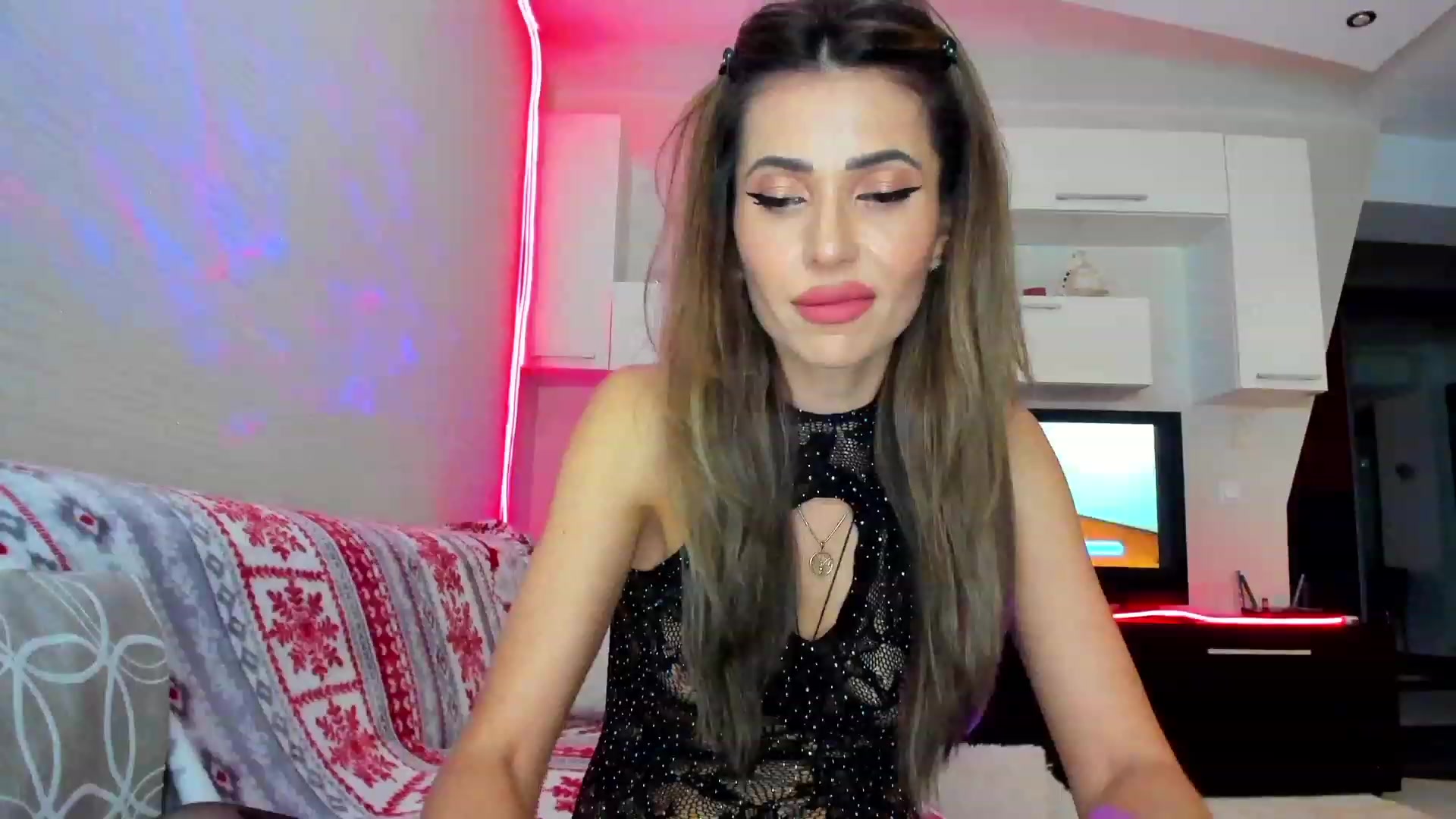 Gallery image thumbnail from SmileyTinaa's myfreecams stream on, 04/24/2023, 21:34 image 8 of 20