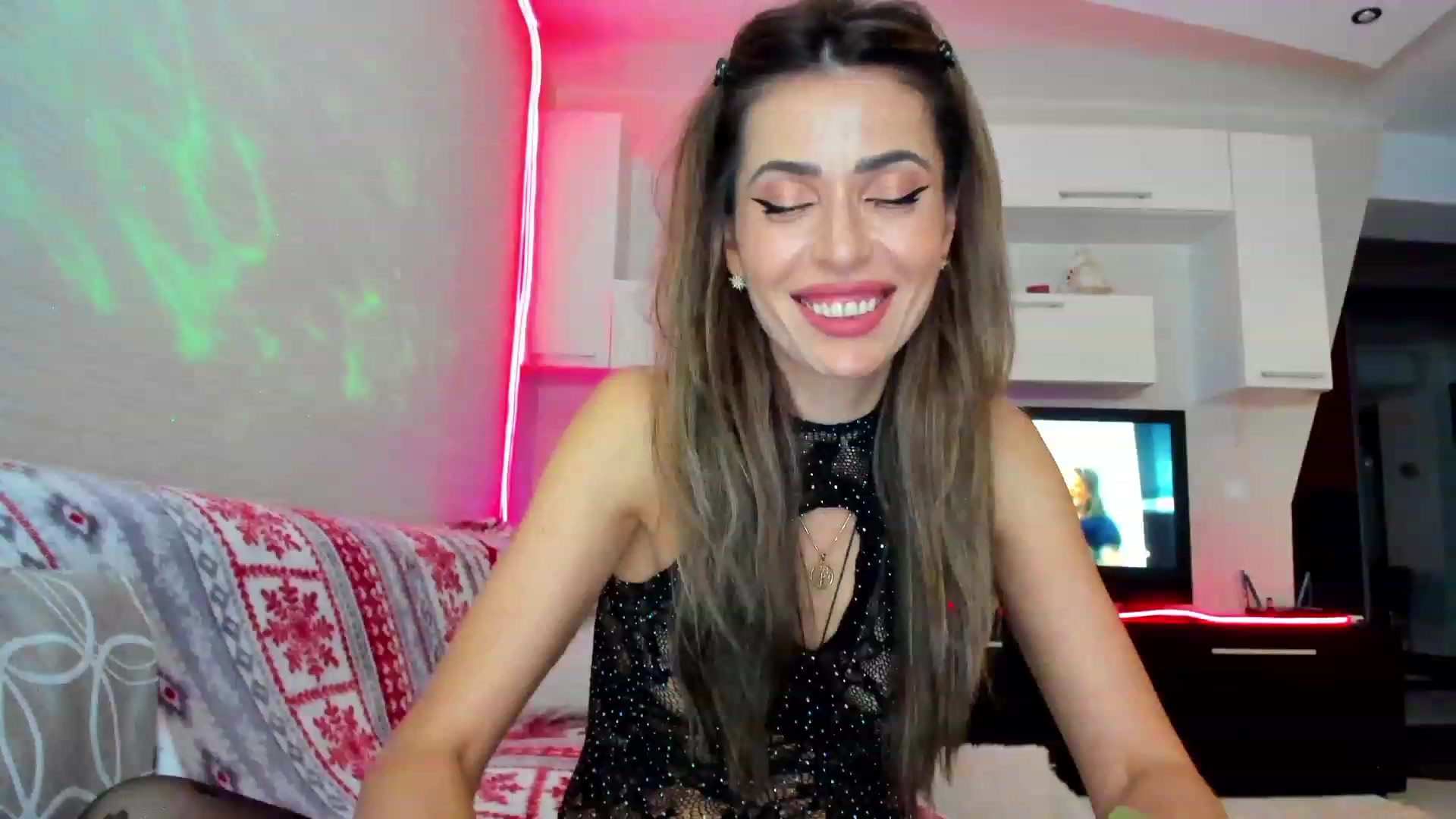 Gallery image thumbnail from SmileyTinaa's myfreecams stream on, 04/24/2023, 21:34 image 13 of 20