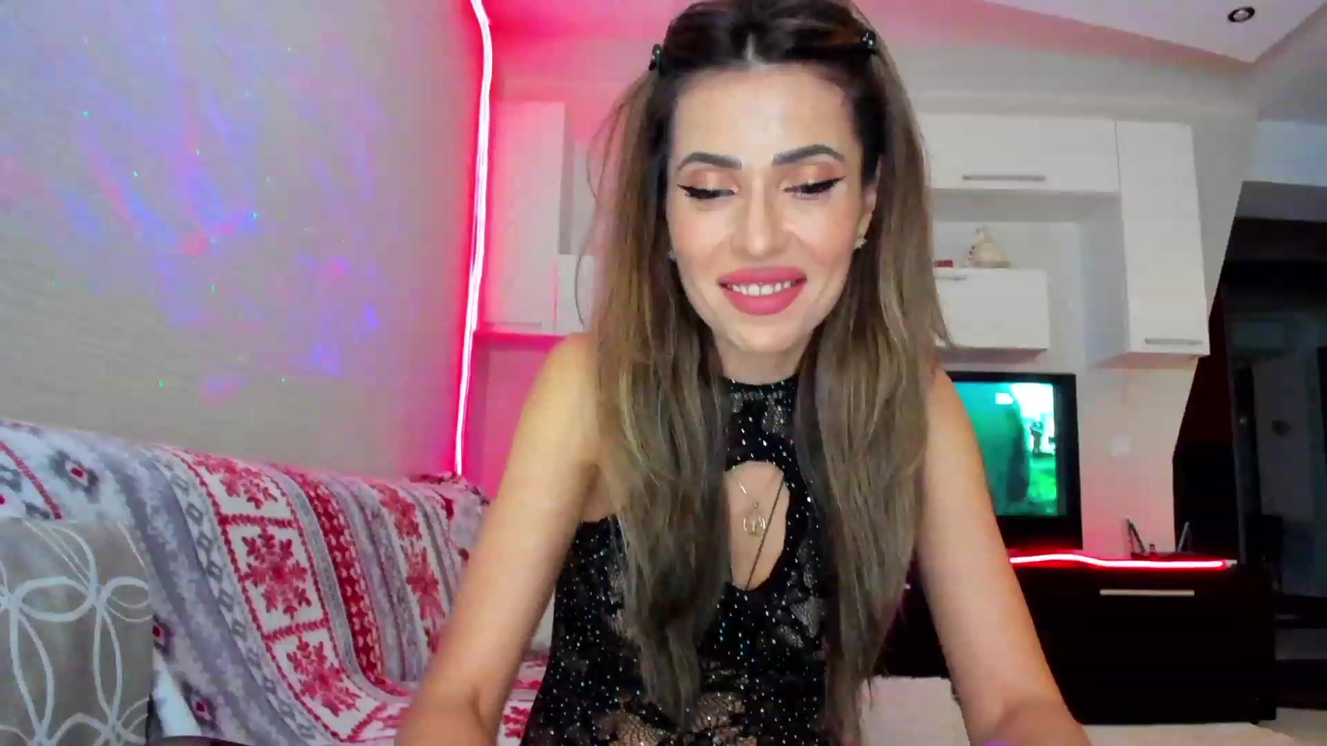 Gallery image thumbnail from SmileyTinaa's myfreecams stream on, 04/24/2023, 21:34 image 6 of 20