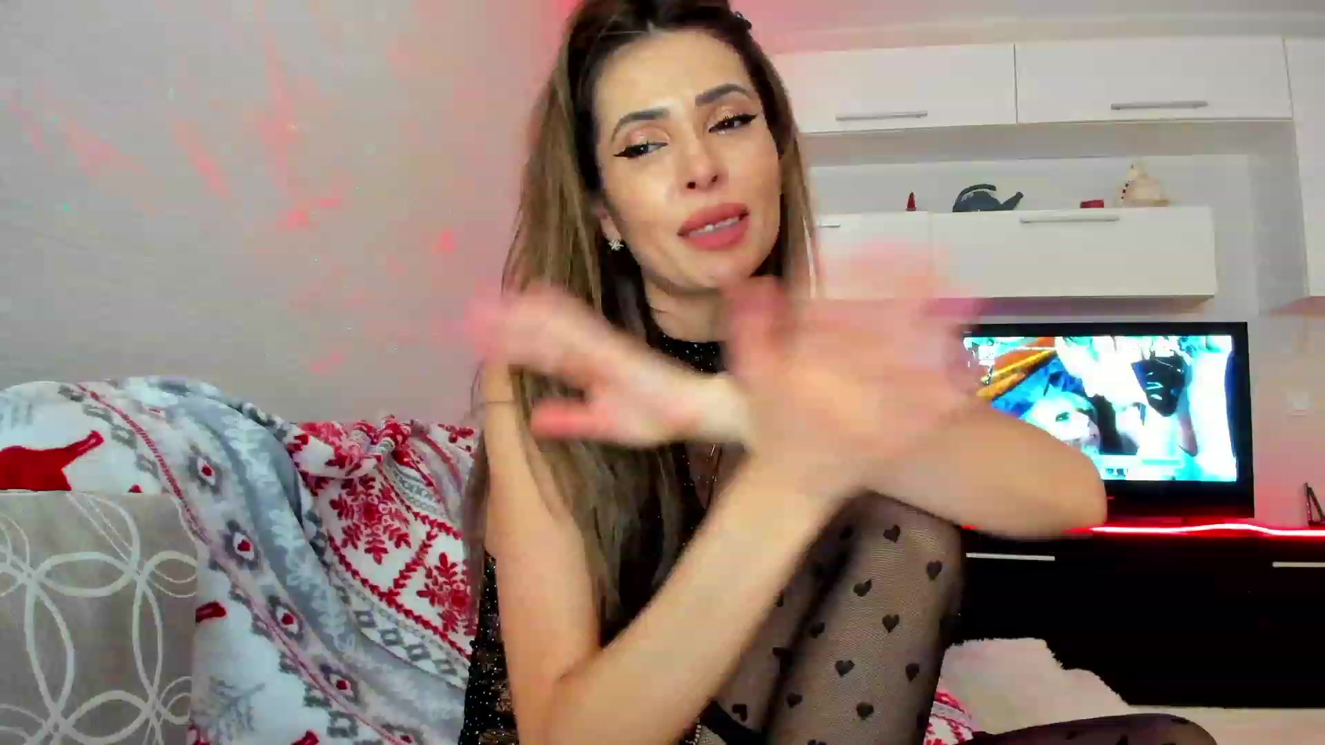Gallery image thumbnail from SmileyTinaa's myfreecams stream on, 04/25/2023, 24:04 image 15 of 20
