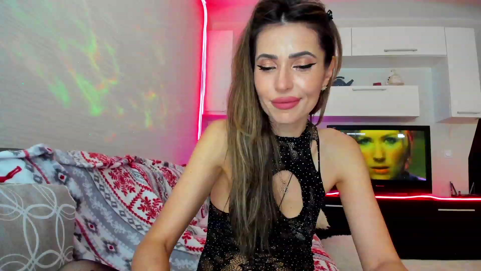 Gallery image thumbnail from SmileyTinaa's myfreecams stream on, 04/25/2023, 02:10 image 1 of 20