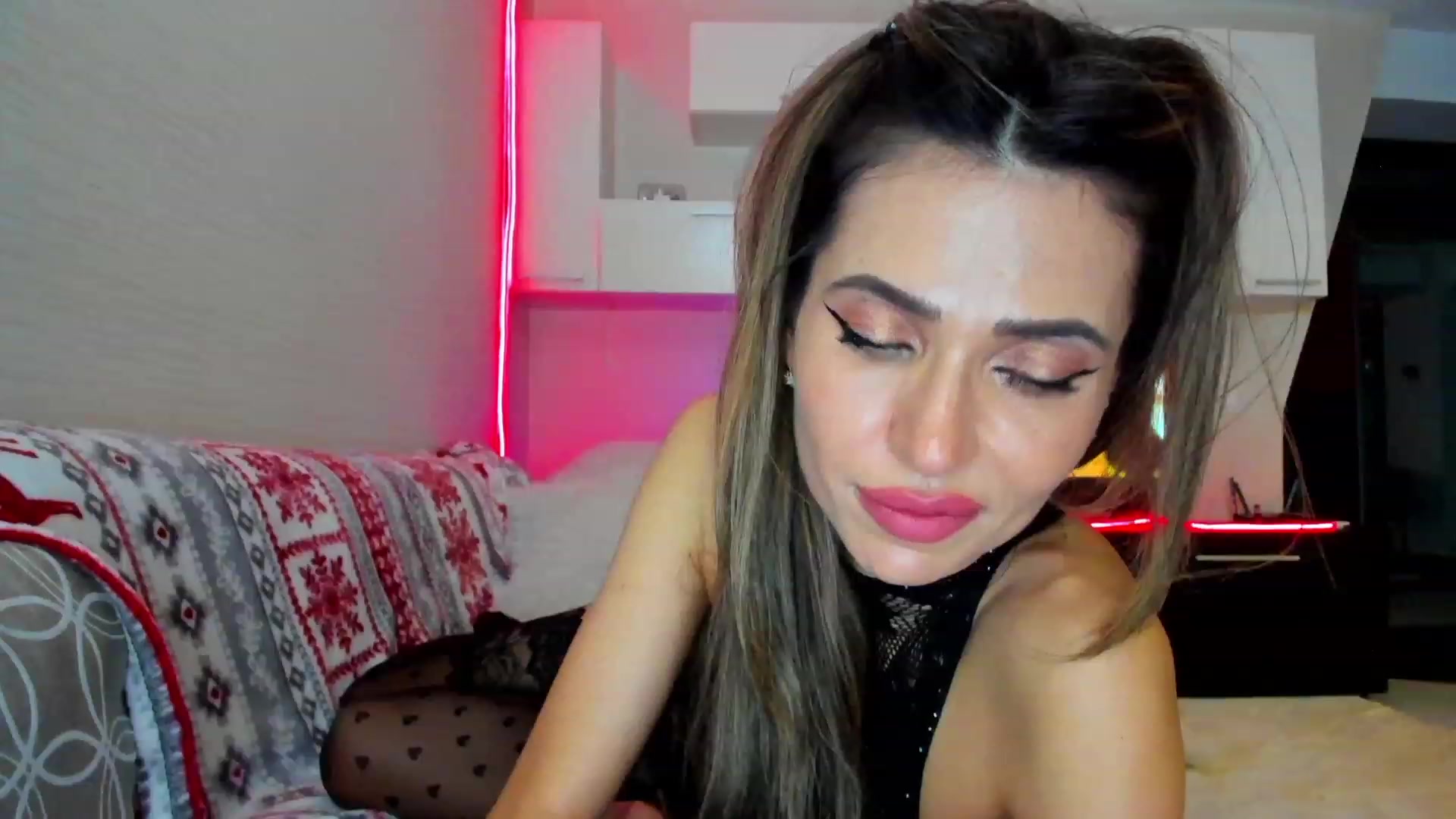 Gallery image thumbnail from SmileyTinaa's myfreecams stream on, 04/25/2023, 03:24 image 12 of 20