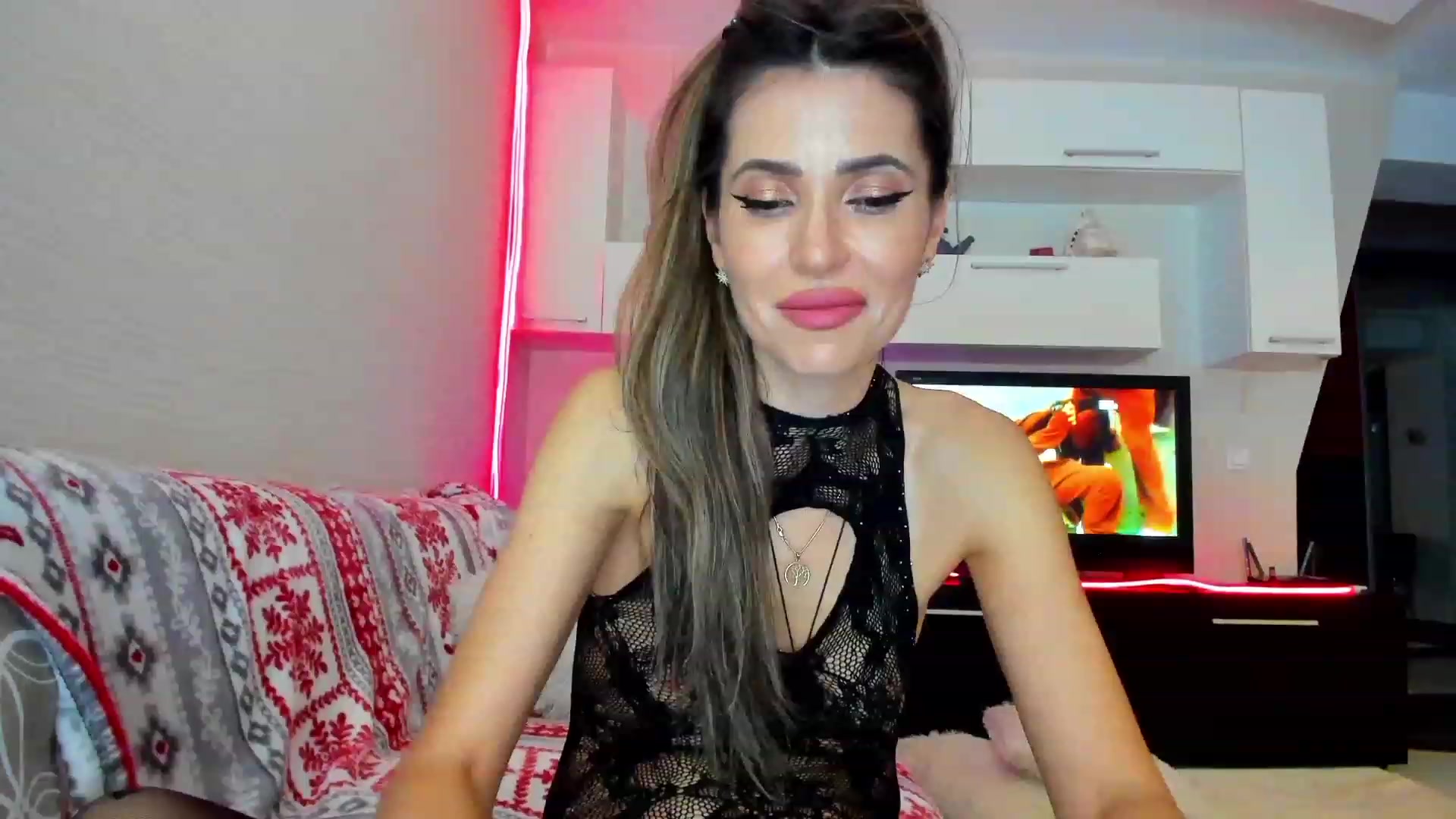 Gallery image thumbnail from SmileyTinaa's myfreecams stream on, 04/25/2023, 03:24 image 9 of 20
