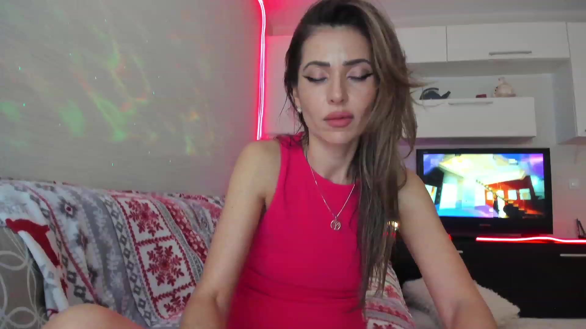 Gallery image thumbnail from SmileyTinaa's myfreecams stream on, 04/26/2023, 24:17 image 2 of 20