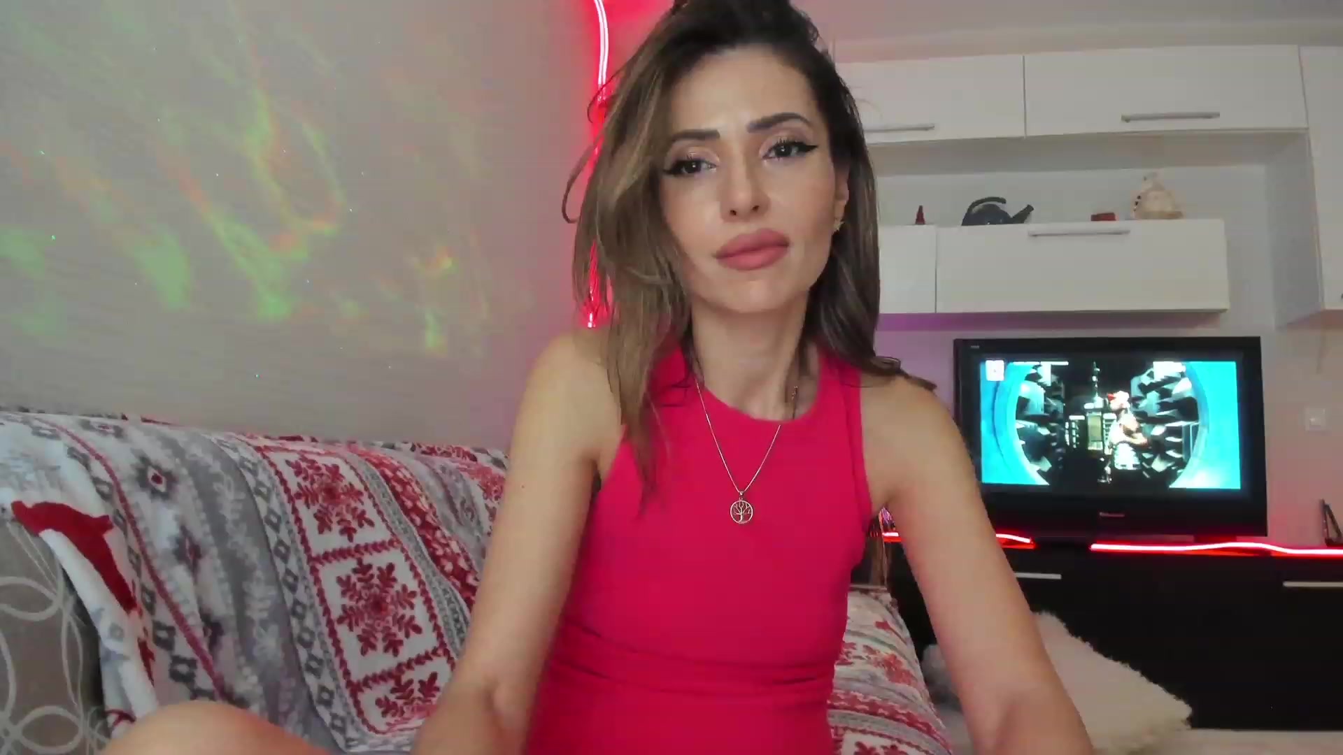 Gallery image thumbnail from SmileyTinaa's myfreecams stream on, 04/26/2023, 24:17 image 6 of 20