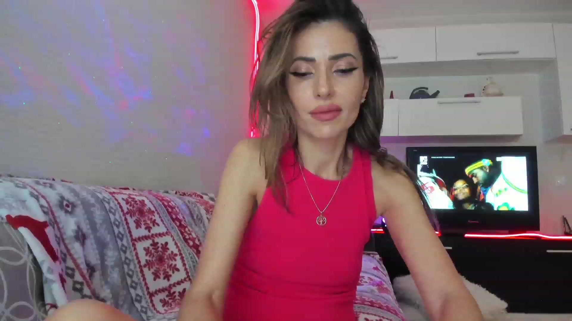 Gallery image thumbnail from SmileyTinaa's myfreecams stream on, 04/26/2023, 24:17 image 5 of 20