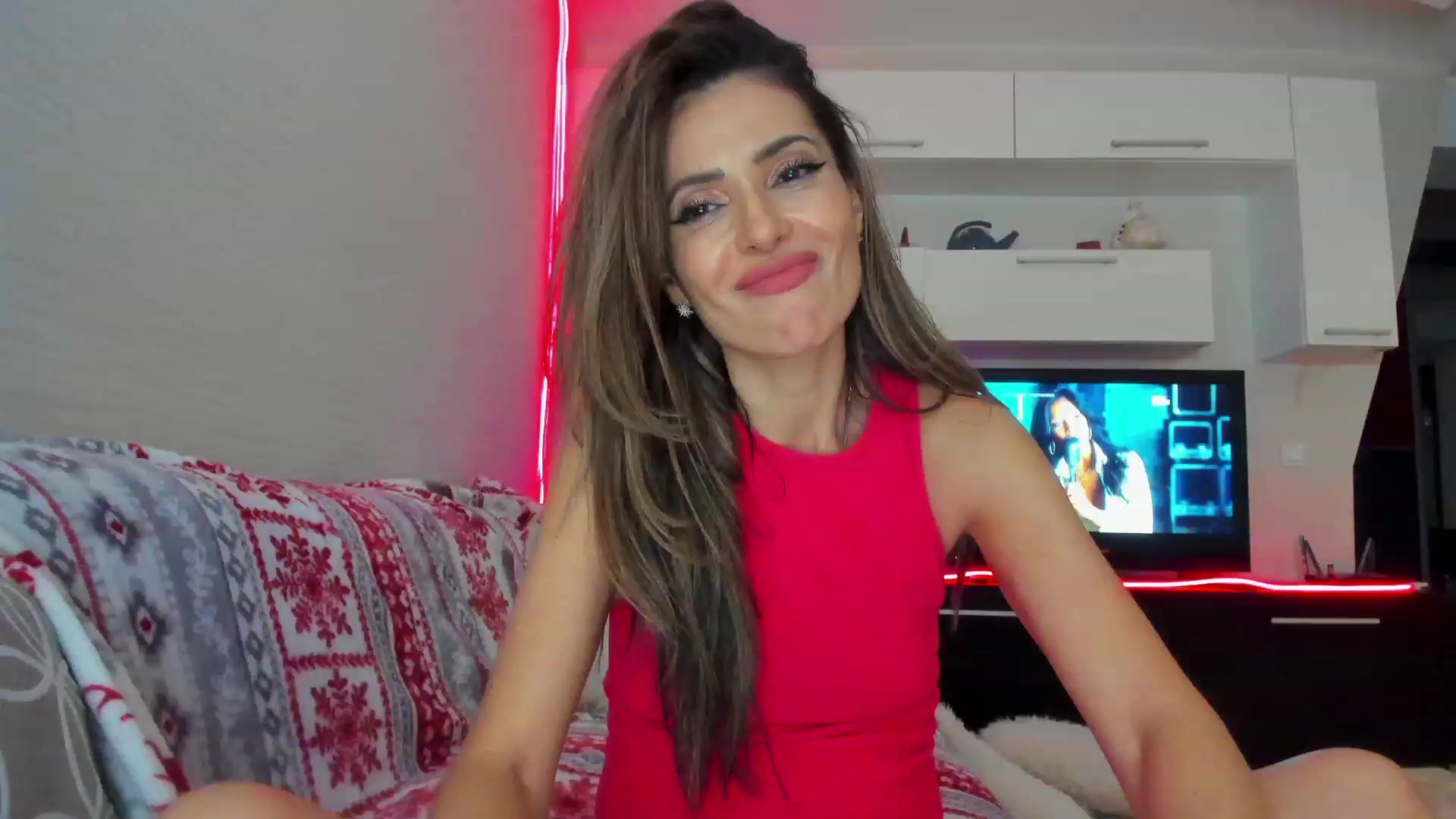 Gallery image thumbnail from SmileyTinaa's myfreecams stream on, 04/26/2023, 05:06 image 2 of 20