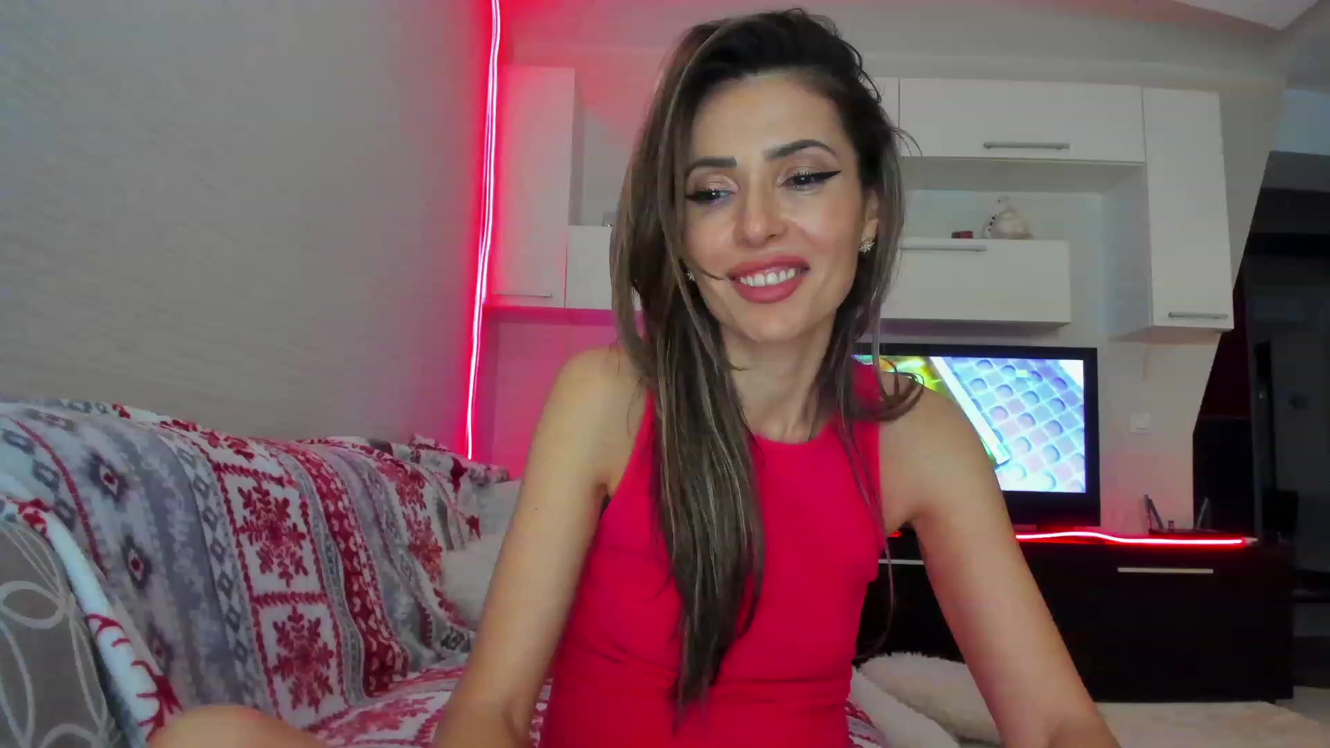 Gallery image thumbnail from SmileyTinaa's myfreecams stream on, 04/26/2023, 05:06 image 19 of 20
