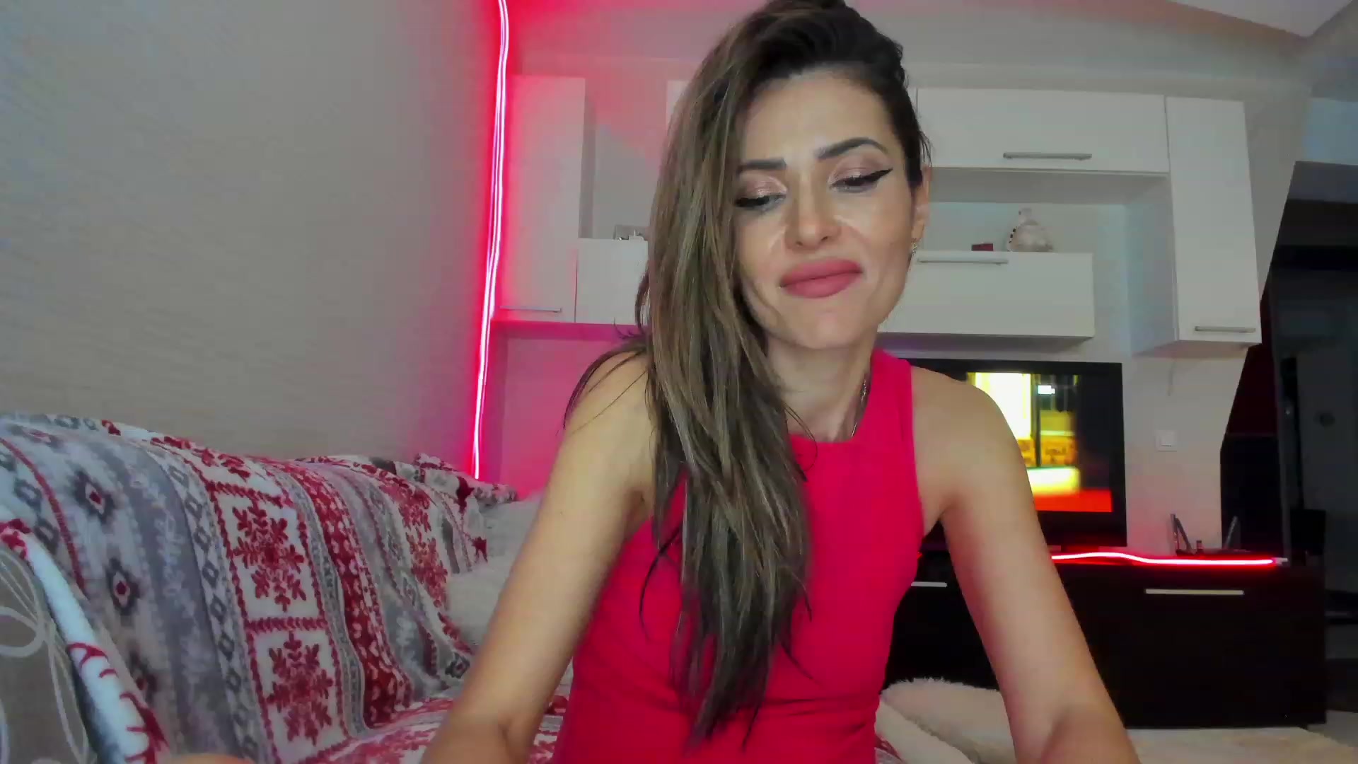 Gallery image thumbnail from SmileyTinaa's myfreecams stream on, 04/26/2023, 05:06 image 6 of 20